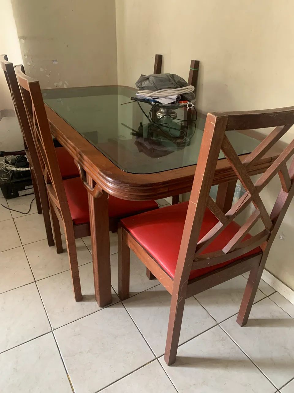 Mesa de madeira tampa d vidro 