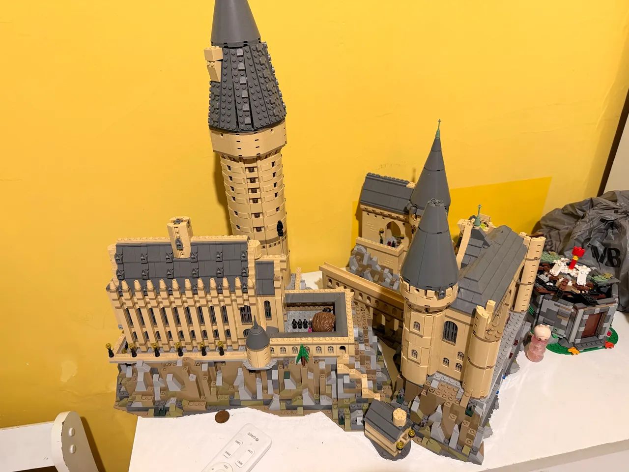 LEGO Castelo de hogwarts + casa do haggrid + patrono + olivaras + outros