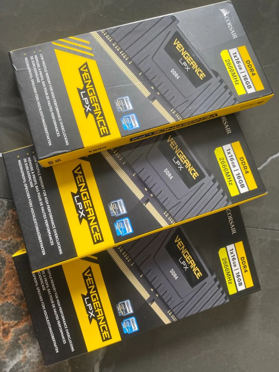 Memória RAM Corsair Vengeance LPX DDR4 16GB 2666MHz - Novas e Lacradas (3 un.) - Foto 2