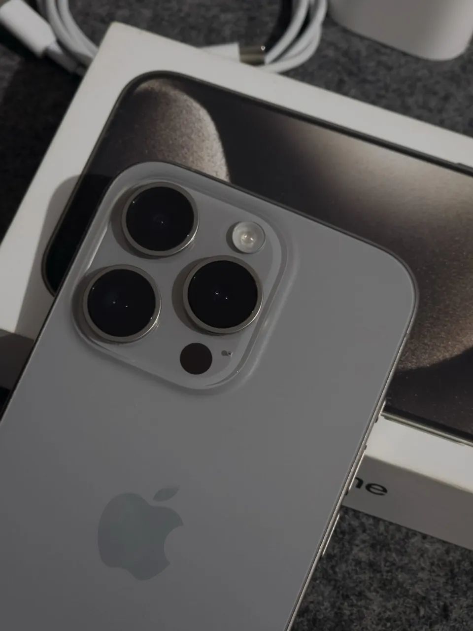 iPhone 15 Pro - 256GB - Natural Titanium - Celulares e Smartphones