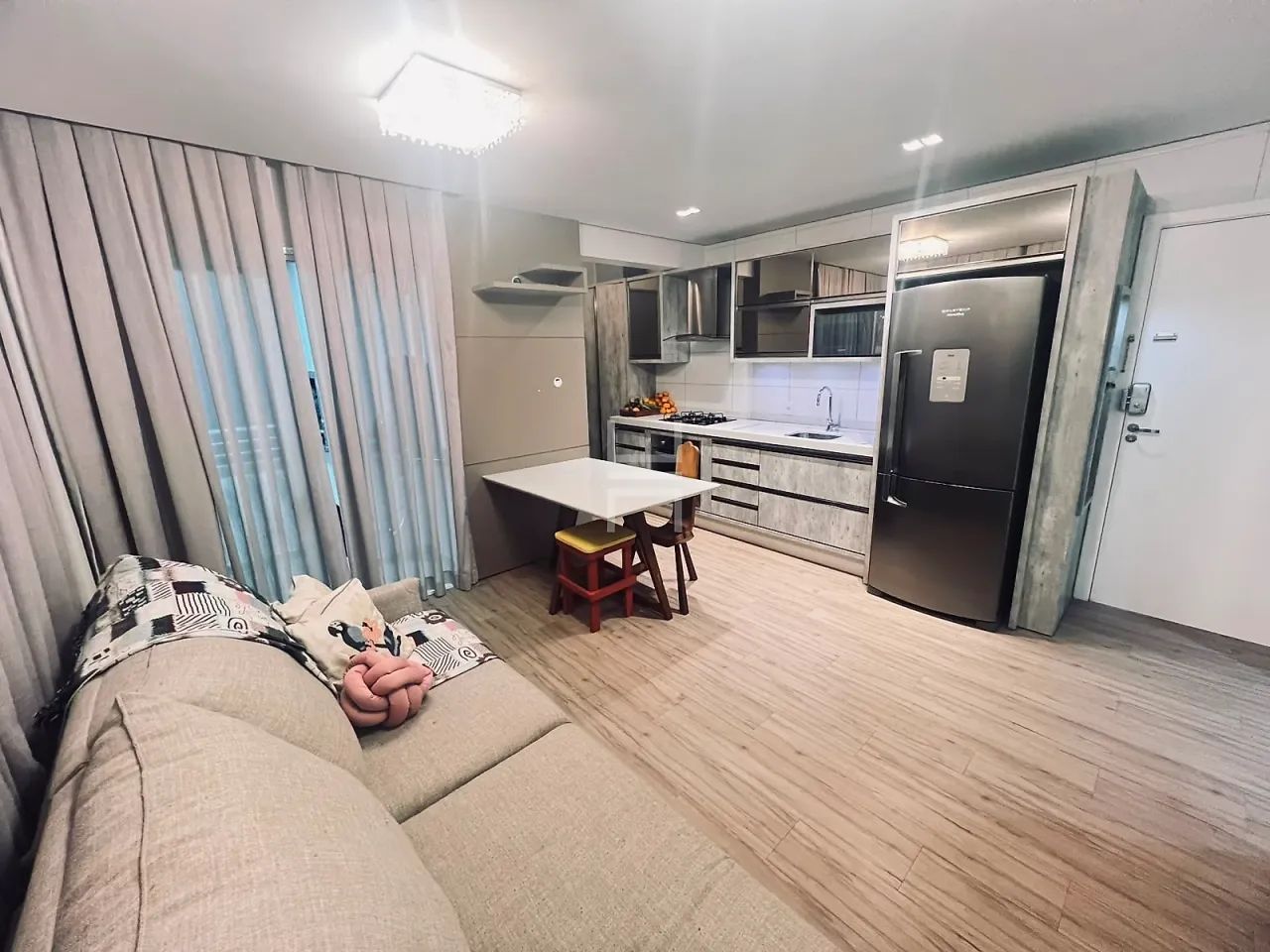 Apartamento no Aririú, com 57m², 2 quartos e 2 sacadas - Foto 2