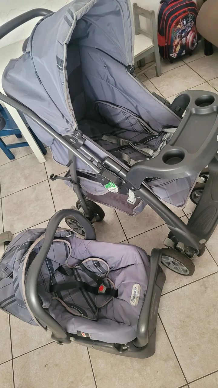 Carrinho de bebê com bebê conforto - Foto 2