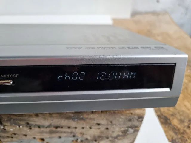 Gravador Dvd Lg Dr 7621B Com Controle Usado COR Prateado 127/220v - Foto 2