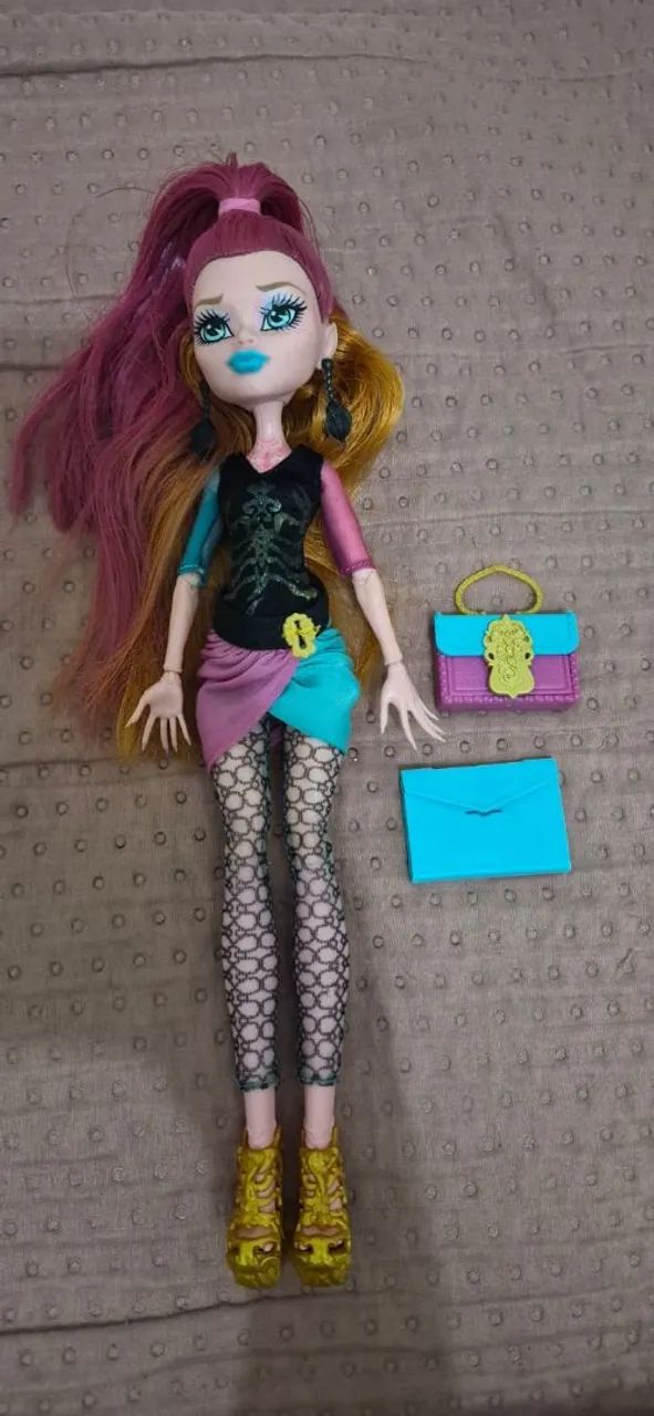 Monster high lote 4 chamar no privado!!! - Foto 4