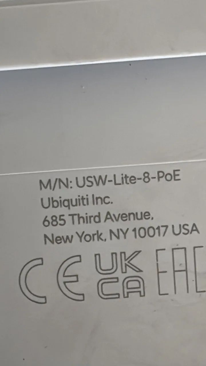 Switch Ubiquiti Unifi Lite 8 Poe - Foto 3