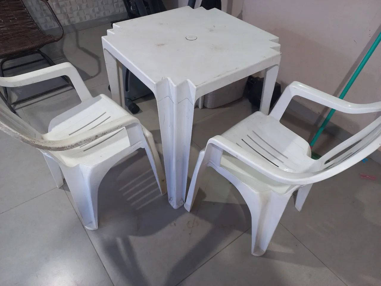 1 Mesa e 2 cadeiras - Foto 2