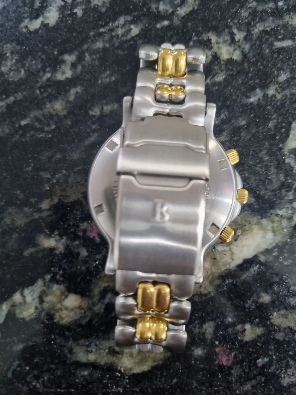 Relógio Bulova Marine Star fundo azul pulseira dourada cromada - Foto 2
