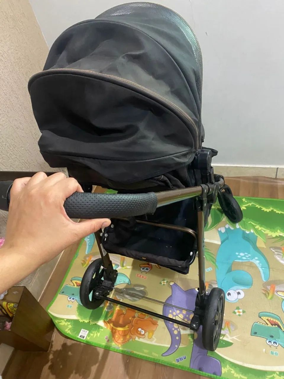 Carrinho Galzerano com bebe conforto e base  - Foto 4
