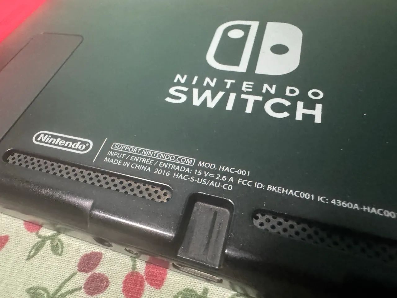 Nintendo Switch V1 Desb. via Software + SD de 200GB e Pro Controller