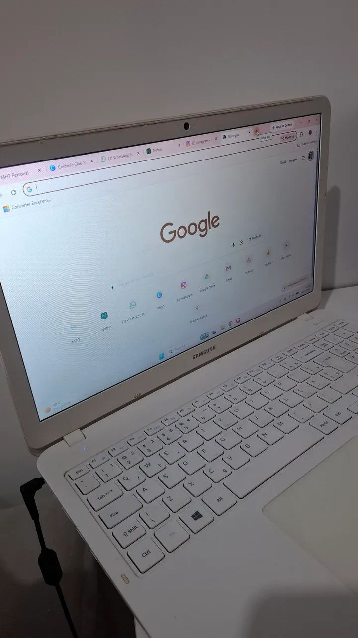 Notebook Samsung Essentials 