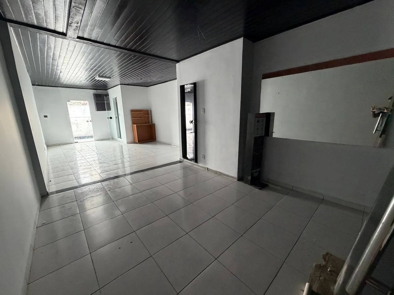 ? ALUGA-SE SALA COMERCIAL - UMARIZAL