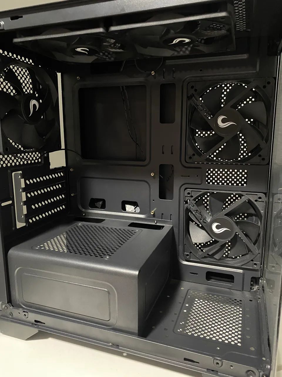 Gabinete + 5 Fans Rise Mode 120mm - Foto 3