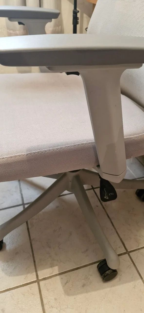 Vendo cadeira ergonômica  - Foto 3