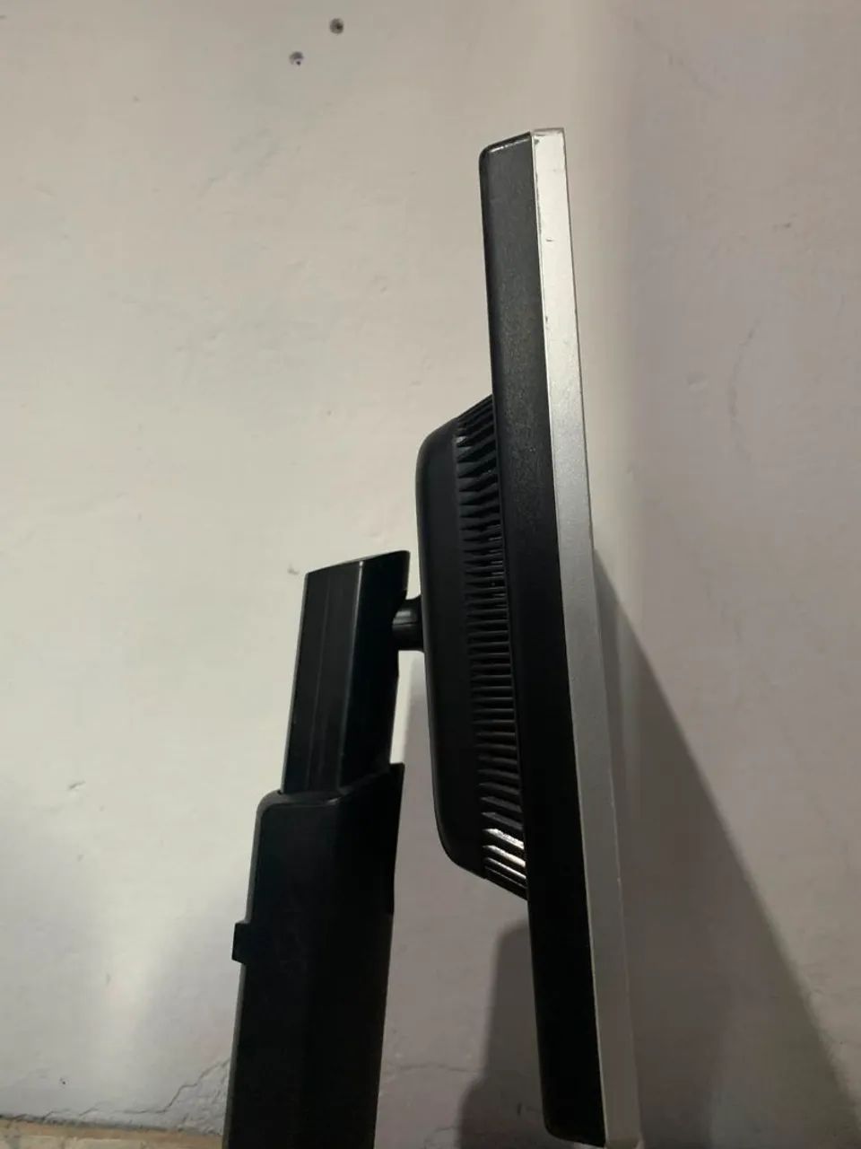 Monitor LG Flatron" L1742P -- Funcionando perfeitamente | Usado - Foto 2