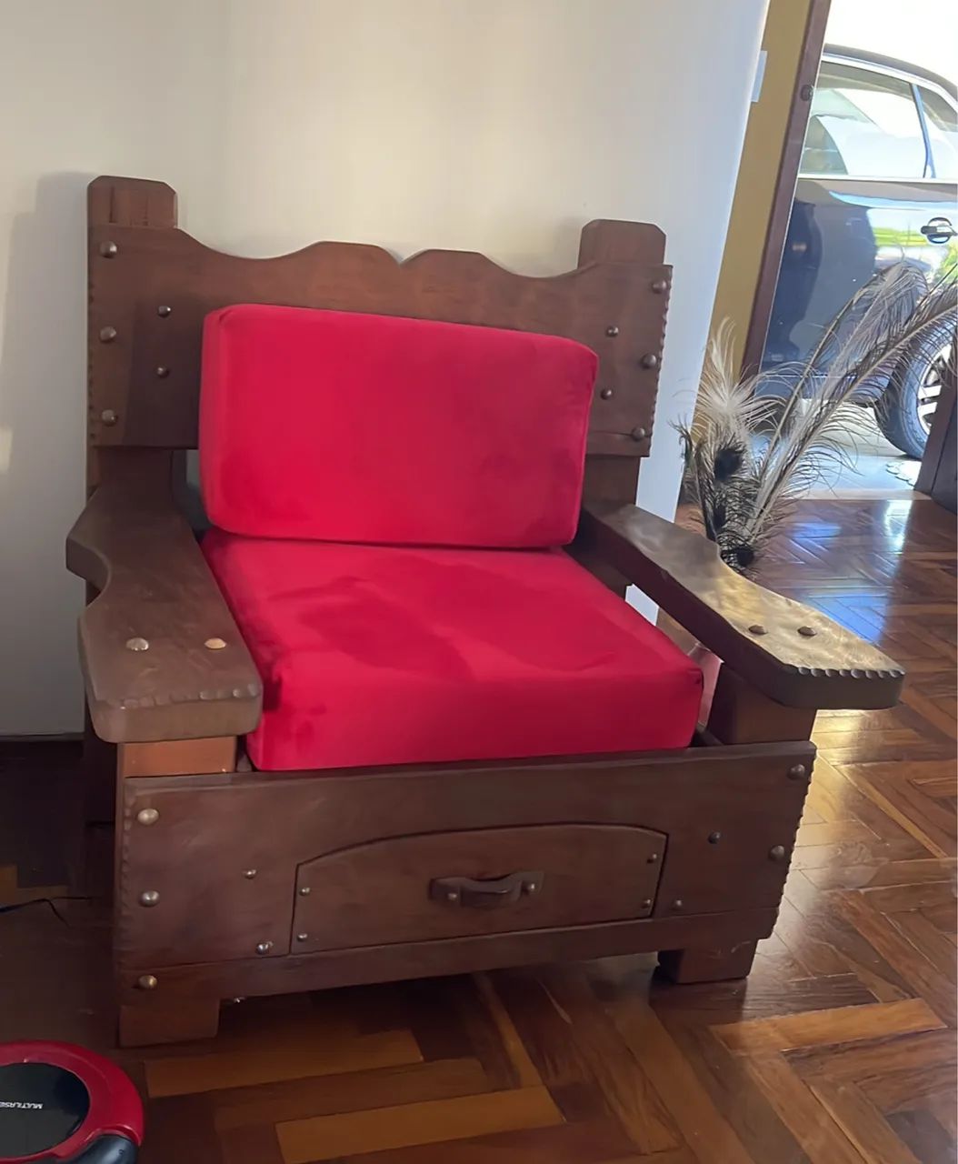 Vende se Poltrona madeira de lei 