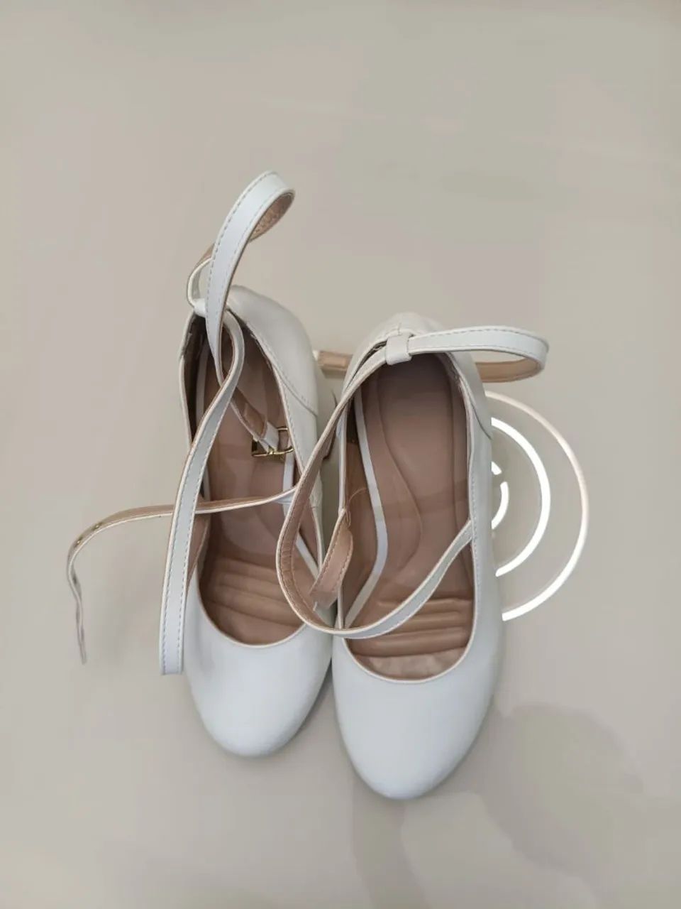 Sapato Modare Boneca Branco Salto Grosso - Confortável e Elegante ? - Foto 2