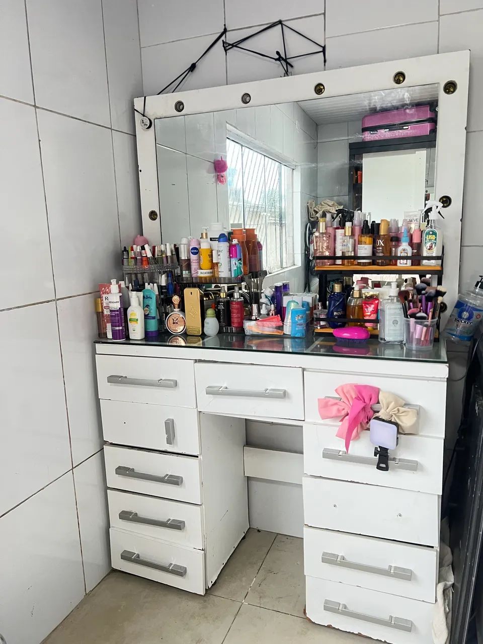 DRESSING TABLE WITH DRESSING MIRROR65704321163138120