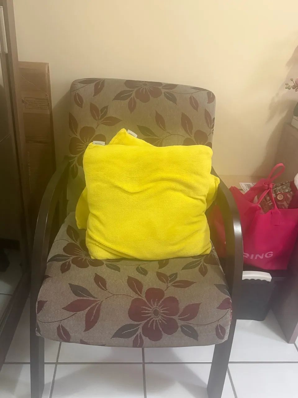 Poltrona em perfeito estado de conservação 