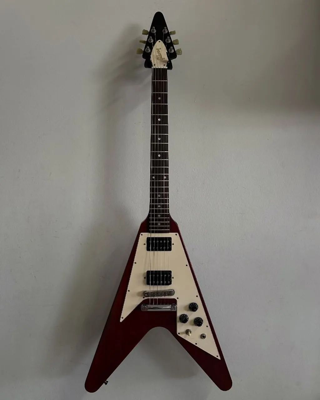 Vendo Gibson Flying V Faded 2008 - Instrumentos musicais - Vila
