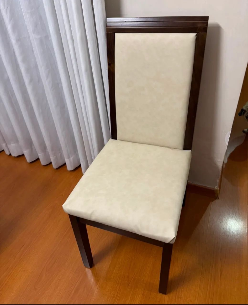 Mesa quadrada com 8 cadeiras  - Foto 3
