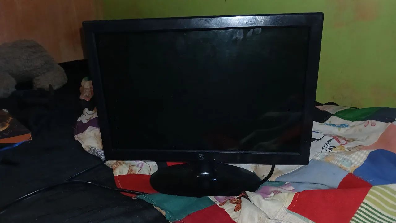 Monitor LCD 19" Preto | Funcionando | Com cabo de energia