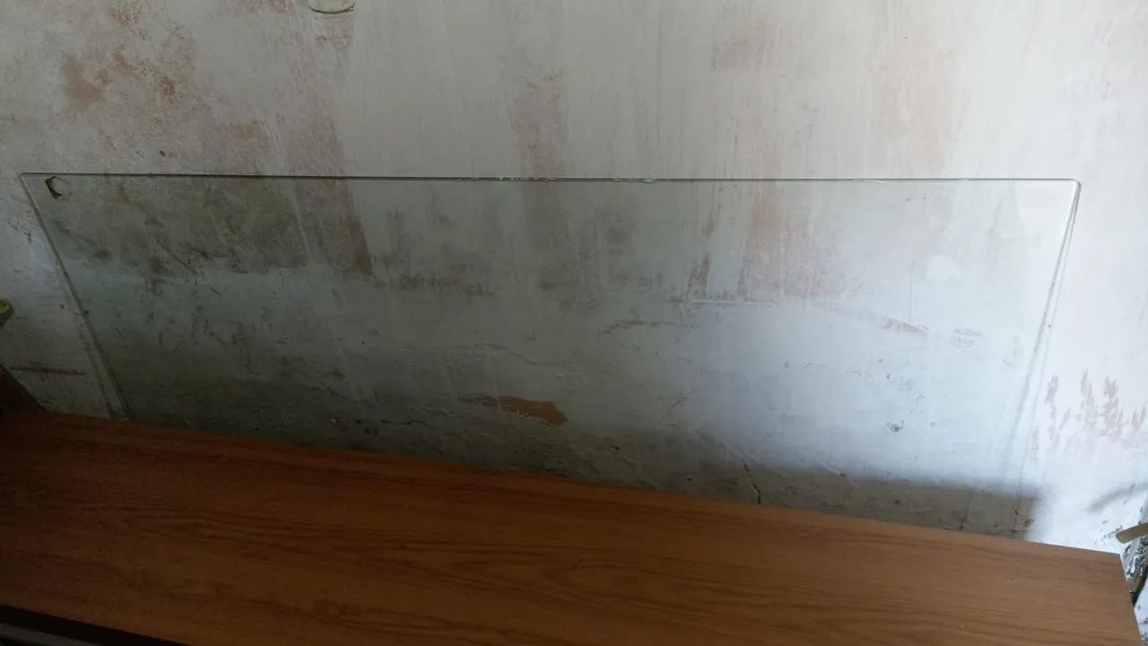 Mesa de vidro cantos arredondados base de ferro - Foto 3