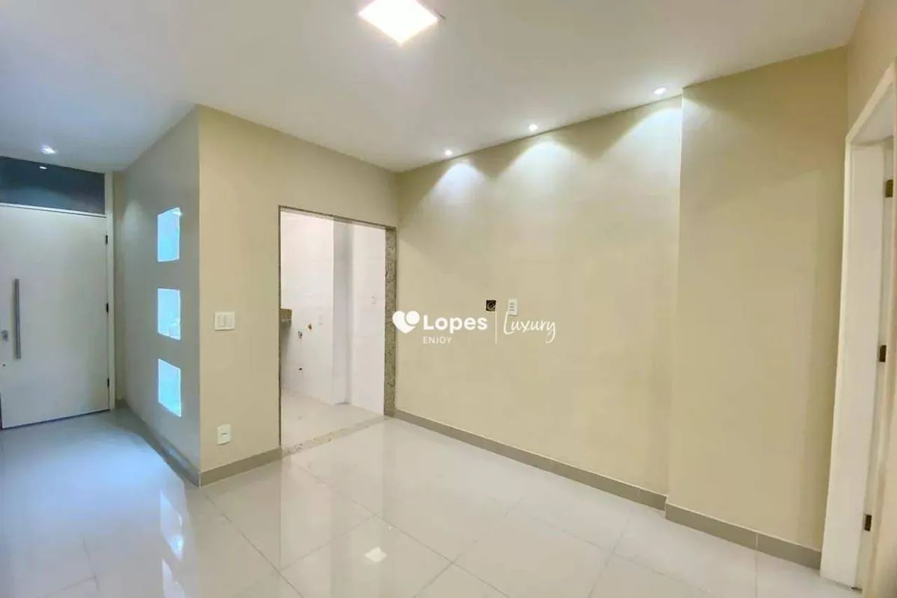 Apartamento reformado no Humaitá