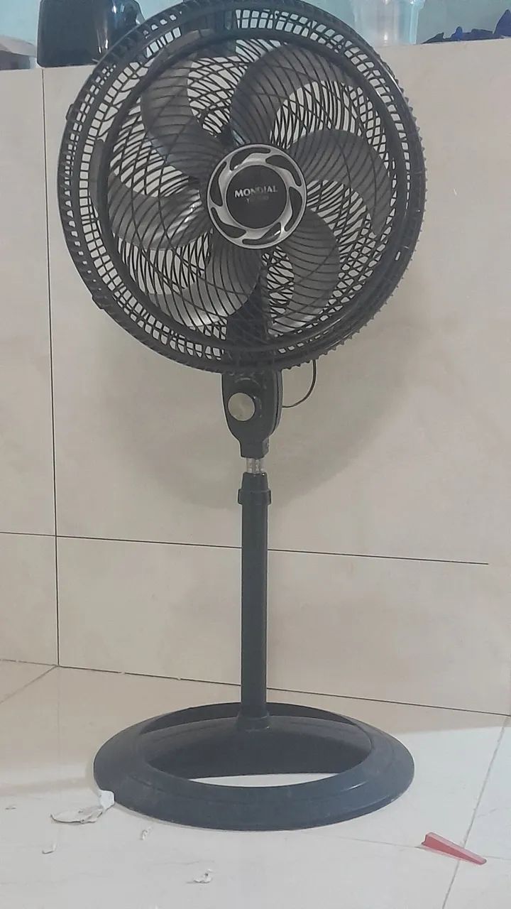 Ventilador de pé mondial 