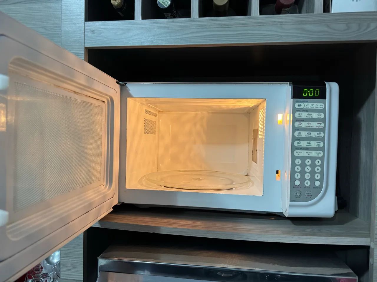Microondas Electrolux 31LT CONSERVADO! - Foto 2