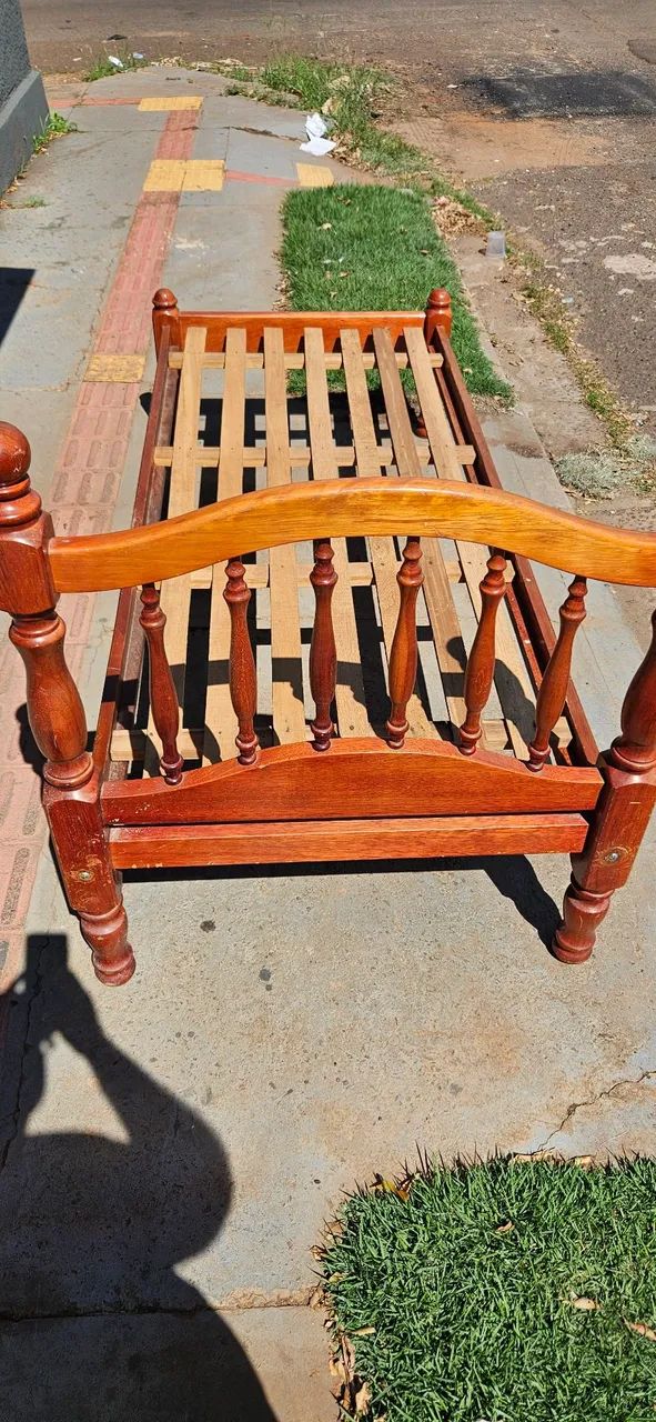 Vende - Se Cama De Solteiro Madeira! - Foto 4