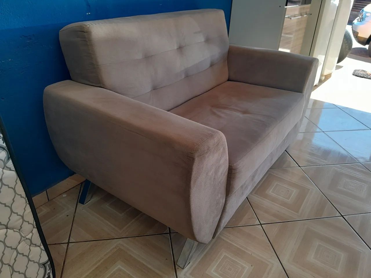 Estofado retrô dois lugares tecido suede  - Foto 2