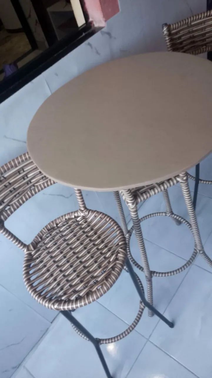 Mesa com cadeiras - Foto 2