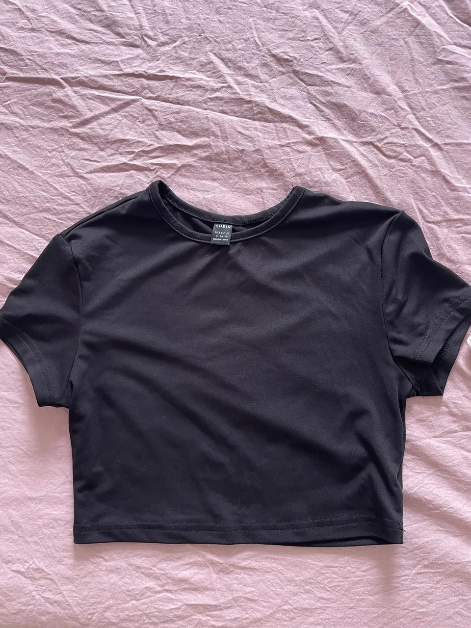 Kit blusa cropped preta e branca - Foto 2