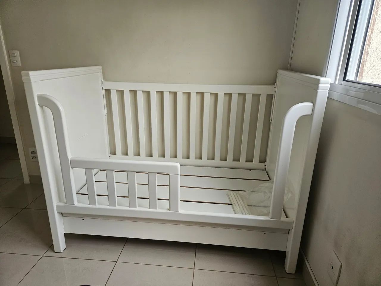 Berço laqueado em perfeito estado