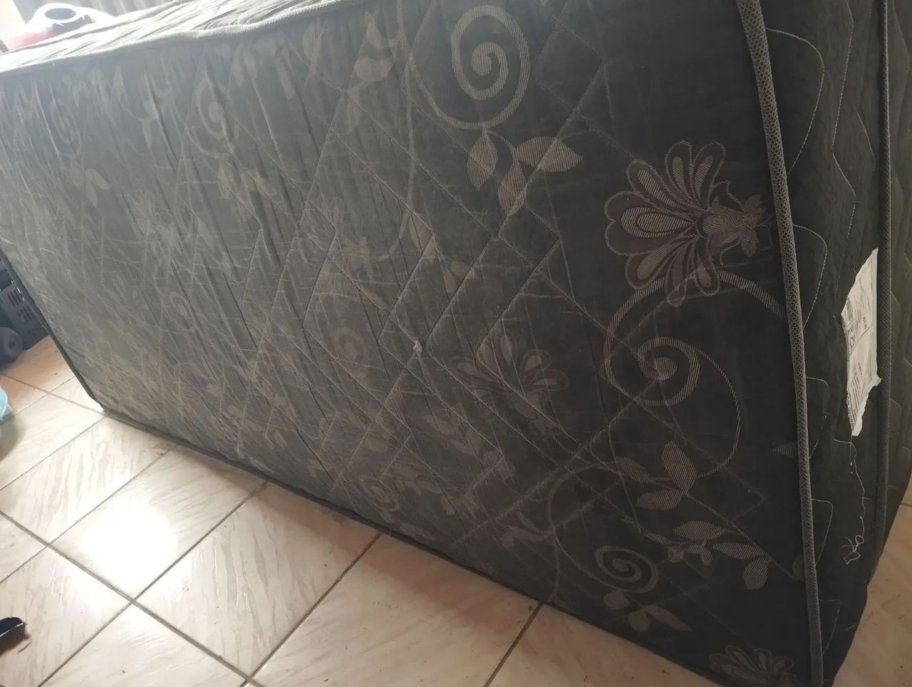 Cama de solteiro em perfeito estado