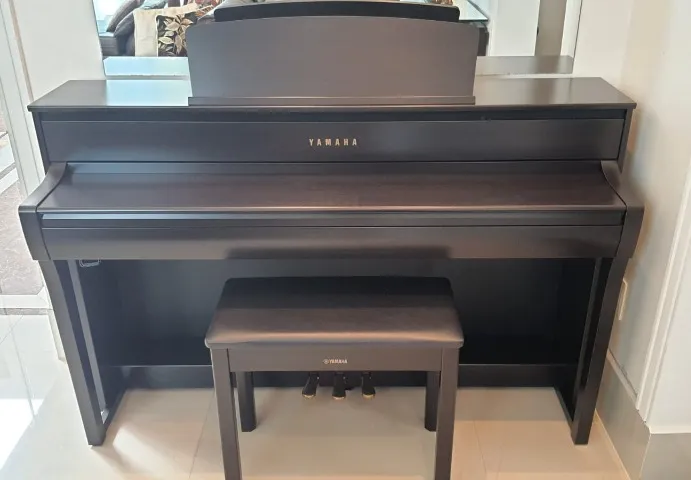 Yamaha Clavinova CLP-645 R - Instrumentos musicais - Manacás, Belo