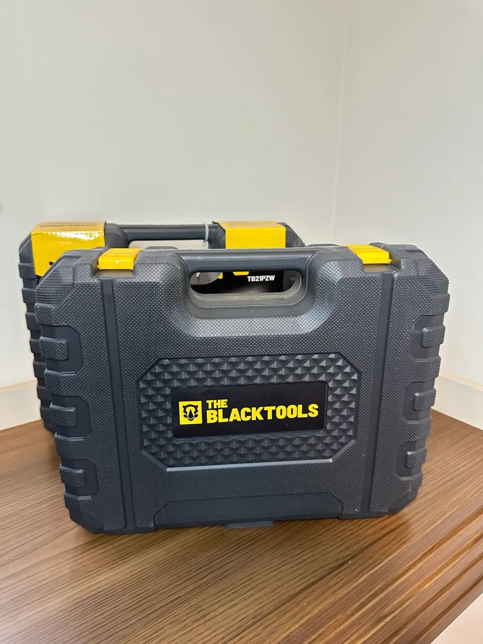 Furadeira Parafusadeira Impacto 21V The Black Tools + Maleta e