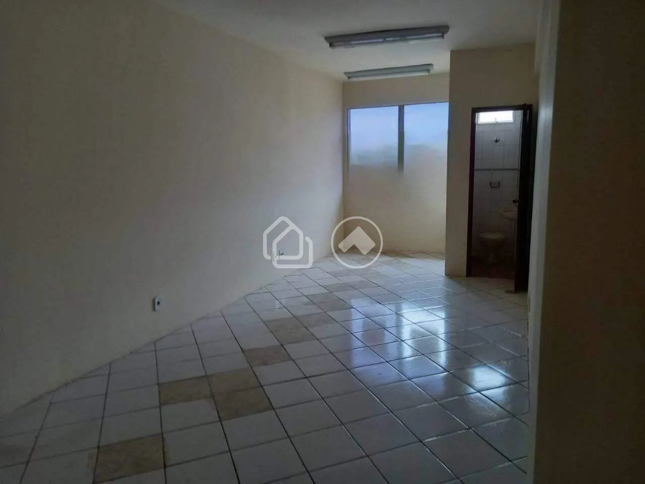 Sala a Venda Floresta Excelente Localização - Foto 2