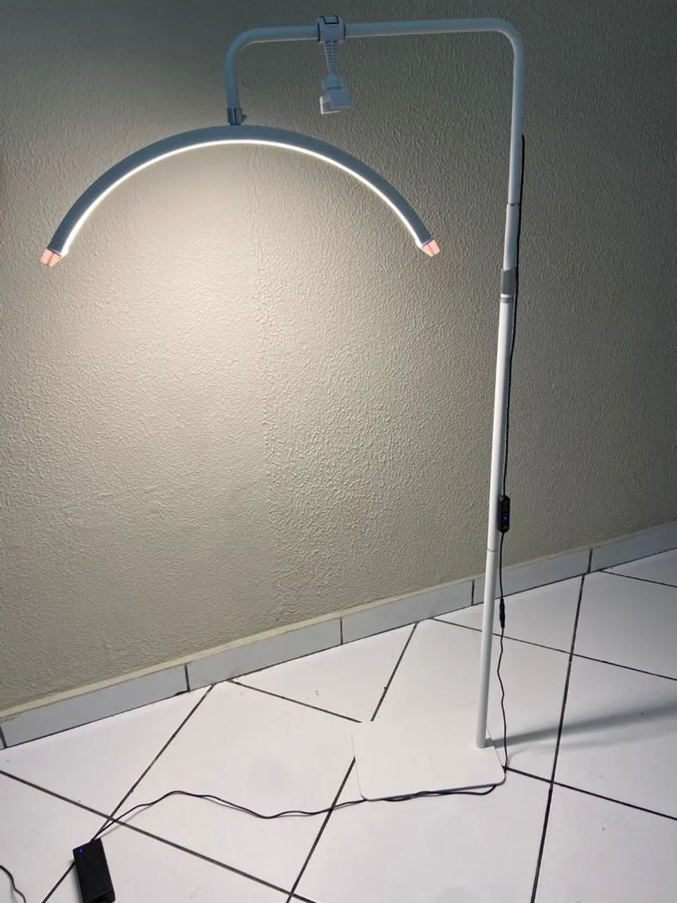 Vendo luminária meia lua  - Foto 5