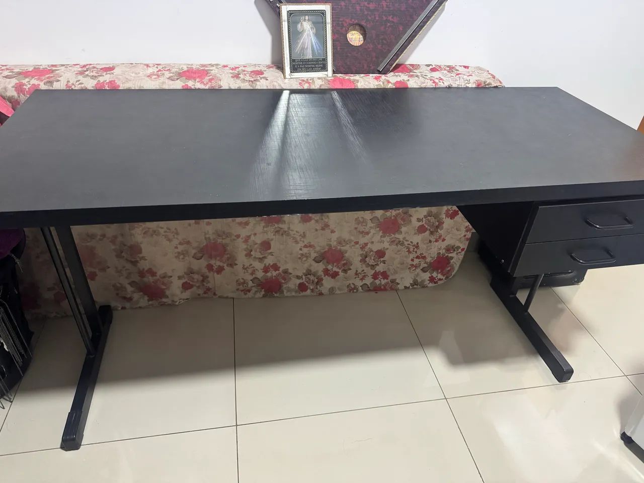 Mesa muito nova e resistente  - Foto 2