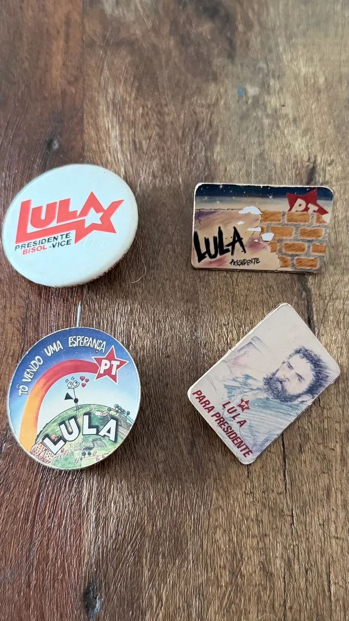 Coleção PT Lula - Buttons, Pins, Estrelas e Broches Históricos - Foto 2