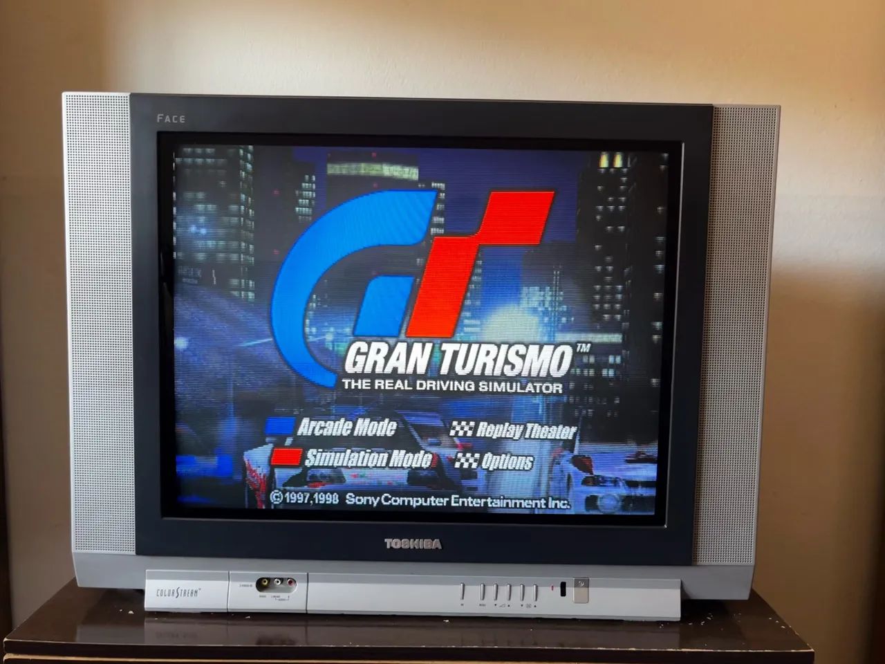 Televisão de tubo CRT Semp Toshiba Face 29 polegadas 