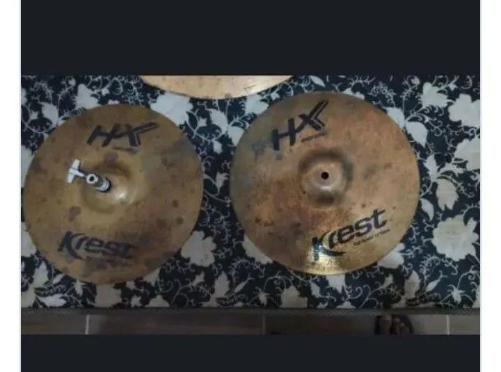 VENDO PRATOS DE BATERIA