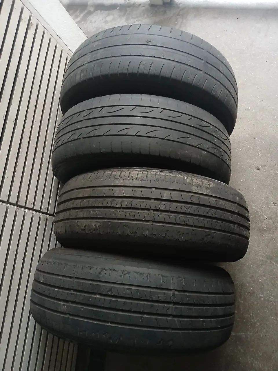 Vendo 4 pineus usados 