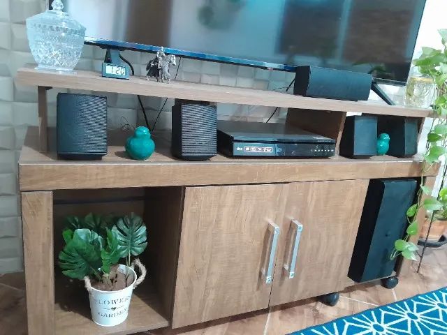 Rack para TV com Rodízios - Muito Conservado - Foto 4
