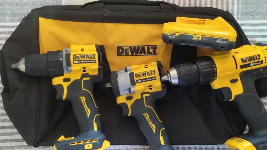 Bolsa DeWALT (Dimensões: 40 x 30 x 30 cm)