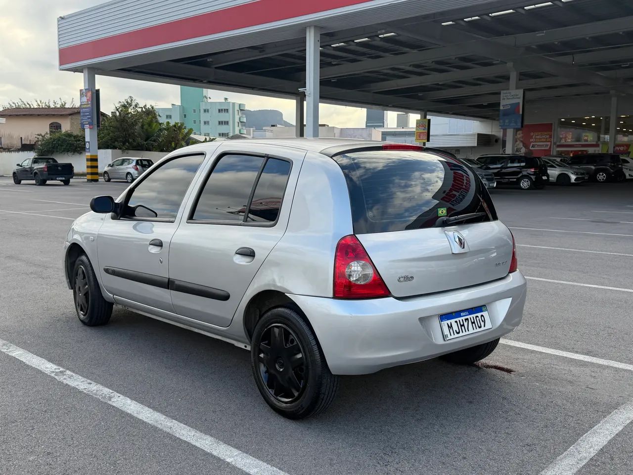 Renault Clio Hi-flex 1.0 16V 5P 2011