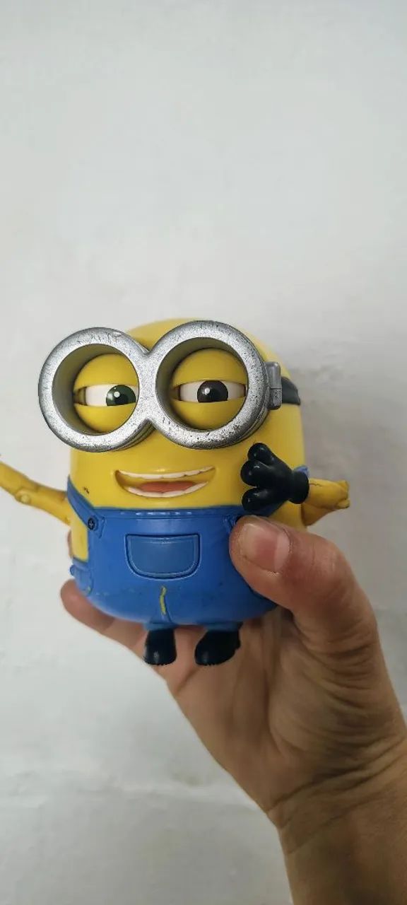 Boneco Minions mexe olhos e boca  - Foto 5