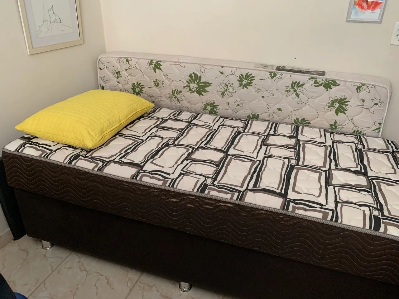 Vendo cama box baú de solteiro  - Foto 2