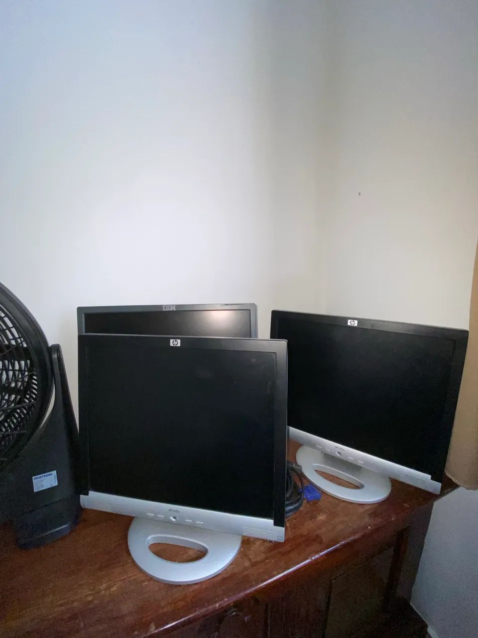 Vendo Monitores (pc), ventilador  , teclados  - Foto 4